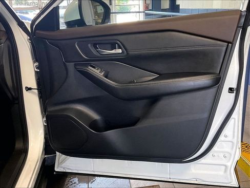 Used 2023 Nissan Rogue SV w/ SV Premium B Package AWD/4WD image 12