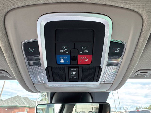 Used 2022 RAM 1500 Laramie AWD/4WD image 29