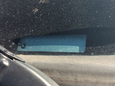 Used 2016 Ford Explorer XLT image 16