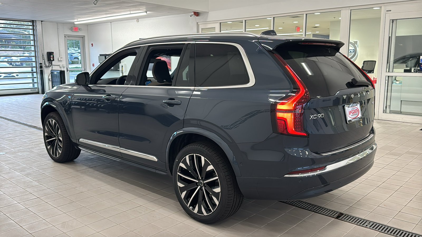 New 2027 Volvo XC90 T8 Plus AWD/4WD image 7