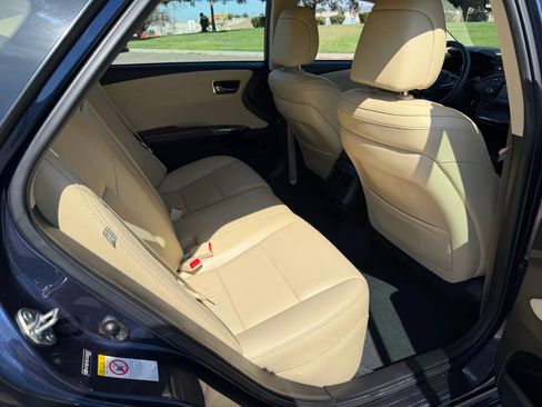 Used 2018 Toyota Avalon Touring image 14
