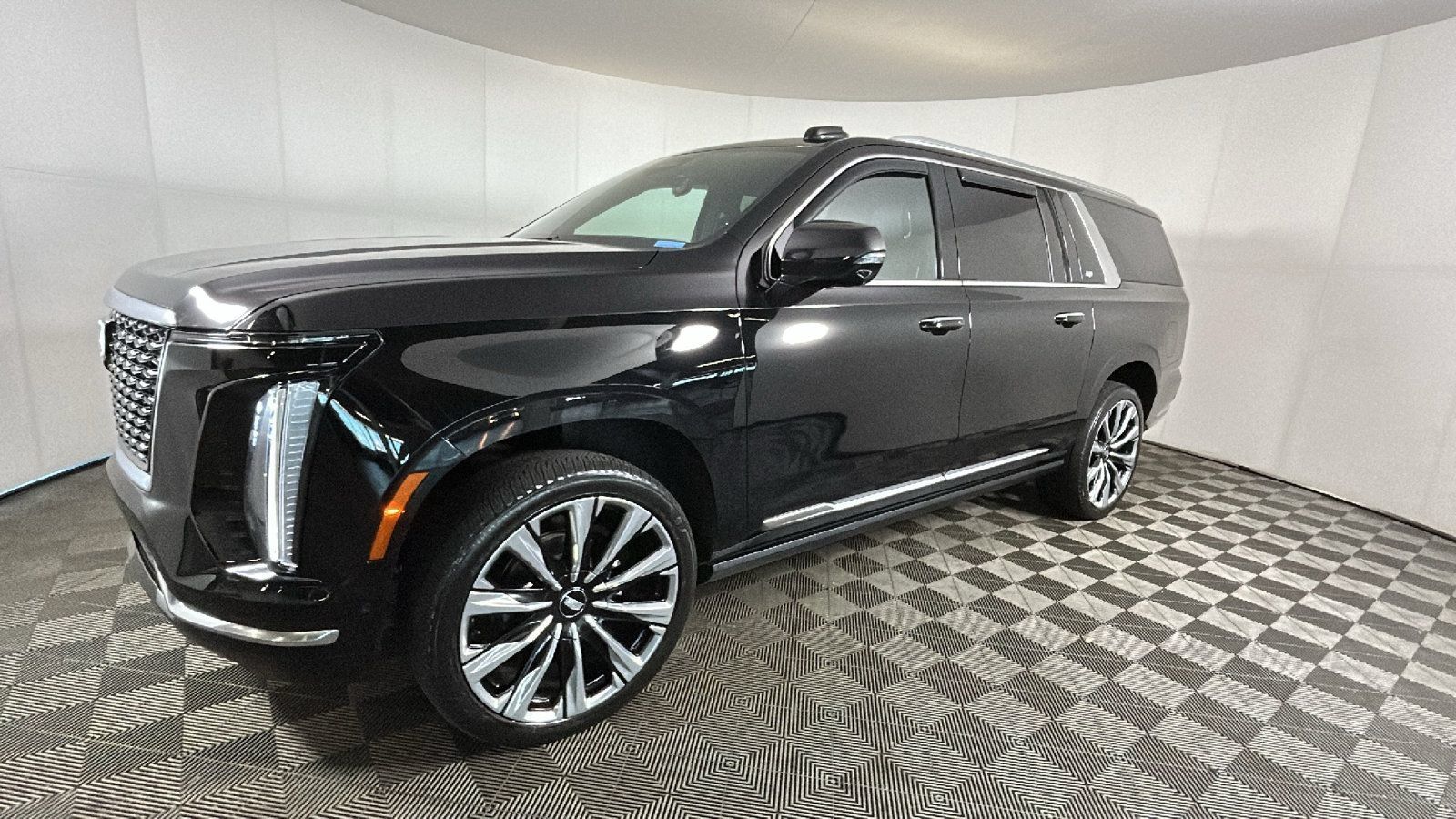 Used 2026 Cadillac Escalade ESV Luxury w/ Touring Package AWD/4WD image 8
