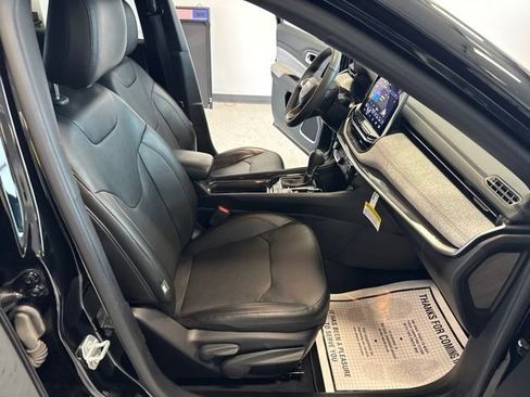 Used 2023 Jeep Compass Latitude AWD/4WD image 19