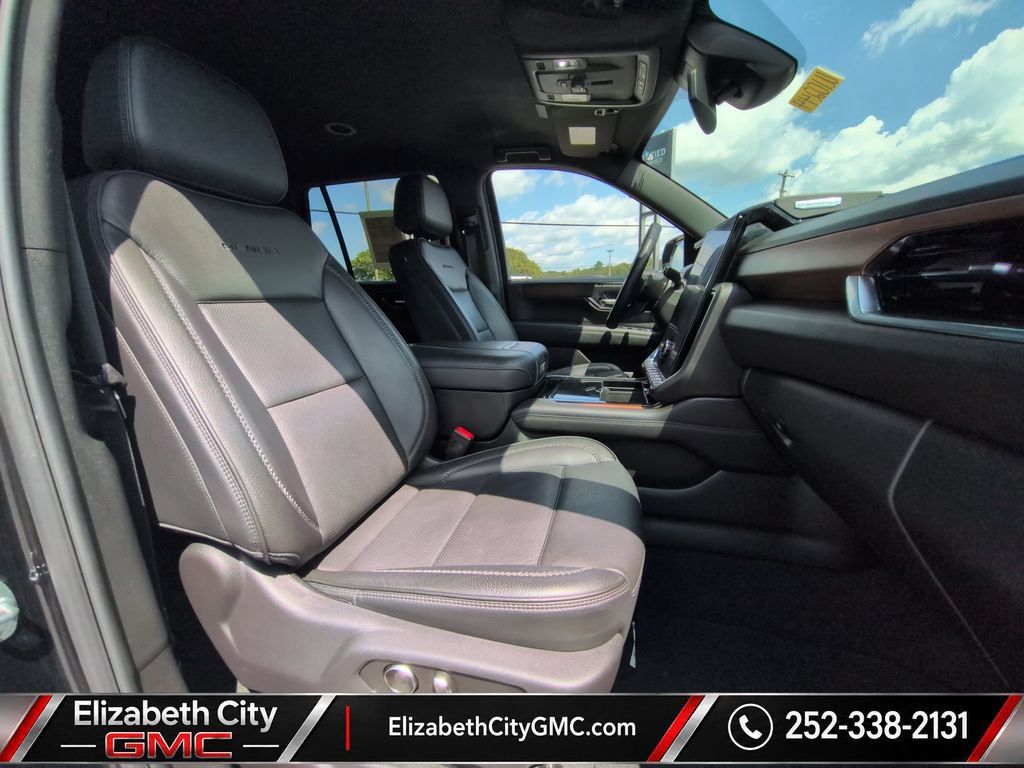 Used 2025 GMC Yukon Denali AWD/4WD image 21