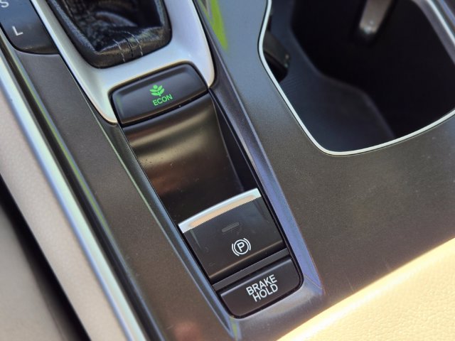 Certified 2018 Honda Accord LX image 21