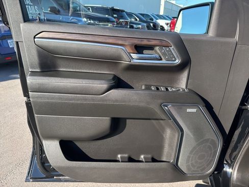 Used 2023 GMC Sierra 1500 SLT w/ SLT Premium Plus Package image 18