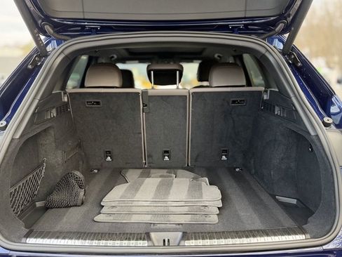 Certified 2025 Audi Q5 Premium w/ Convenience Package image 6