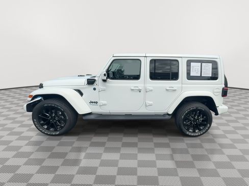 Used 2021 Jeep Wrangler Unlimited Sahara AWD/4WD image 5