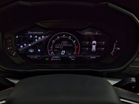 Used 2022 Lamborghini Urus AWD/4WD image 22