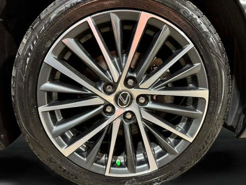 Used 2024 Lexus ES 350 w/ Premium Package FWD image 33