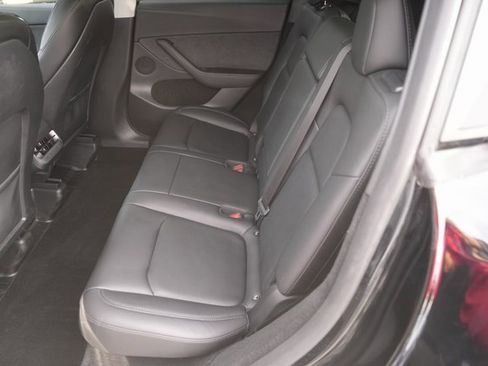 Used 2023 Tesla Model Y Performance image 13