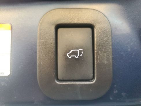 Used 2019 Toyota Sienna XLE image 9