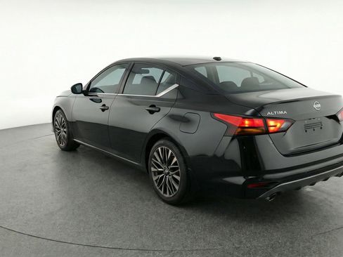 Used 2025 Nissan Altima 2.5 SV image 6