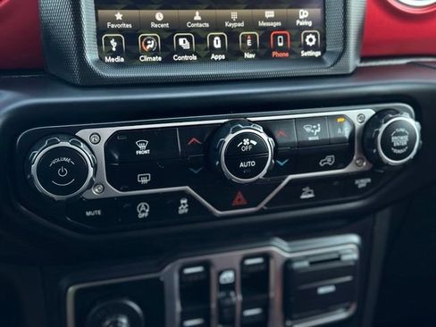 Used 2023 Jeep Gladiator Rubicon w/ LED Lighting Group AWD/4WD image 16