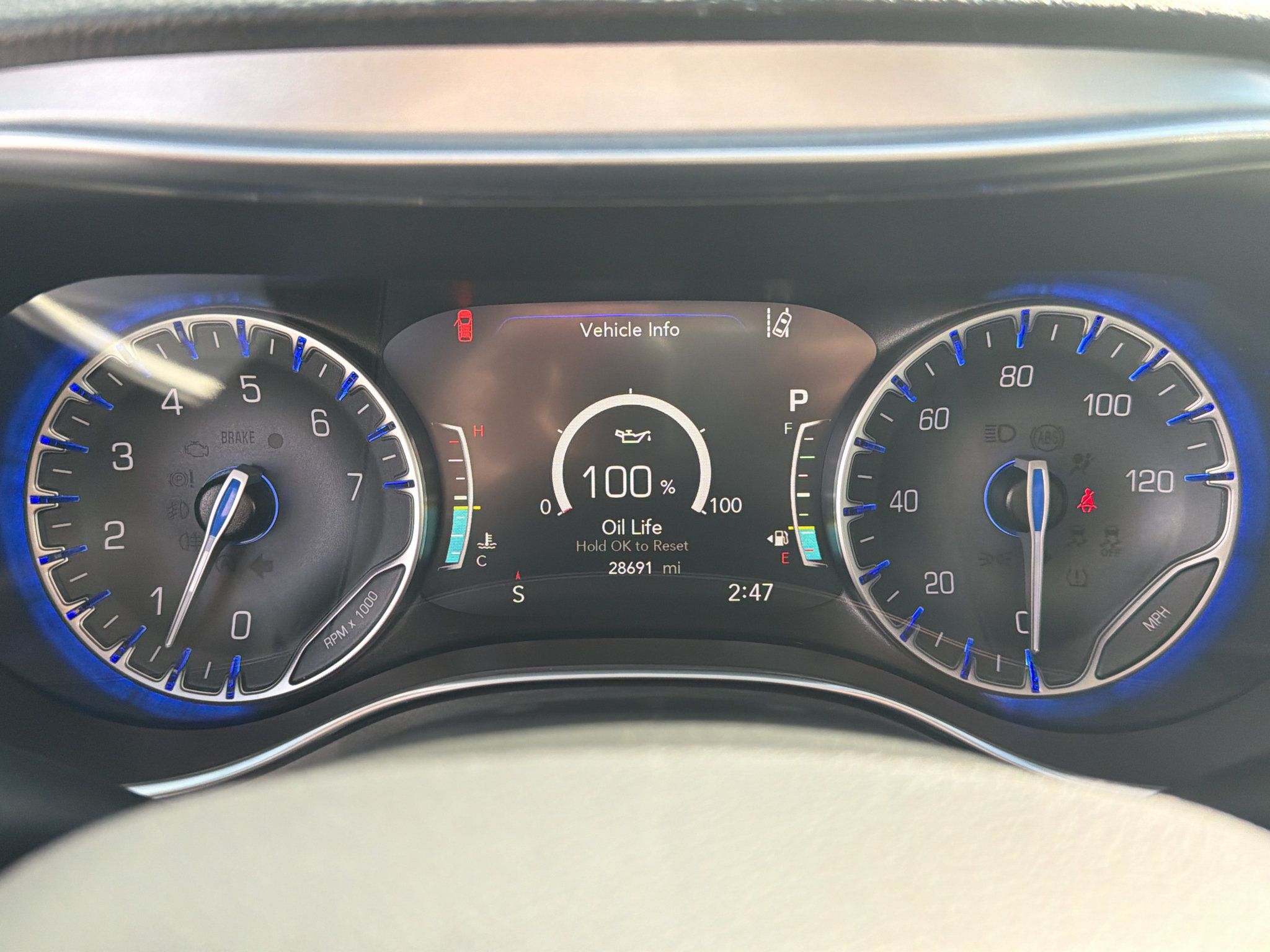 Used 2025 Chrysler Pacifica Limited AWD/4WD image 31