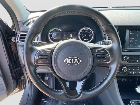 Used 2018 Kia Niro EX FWD image 11