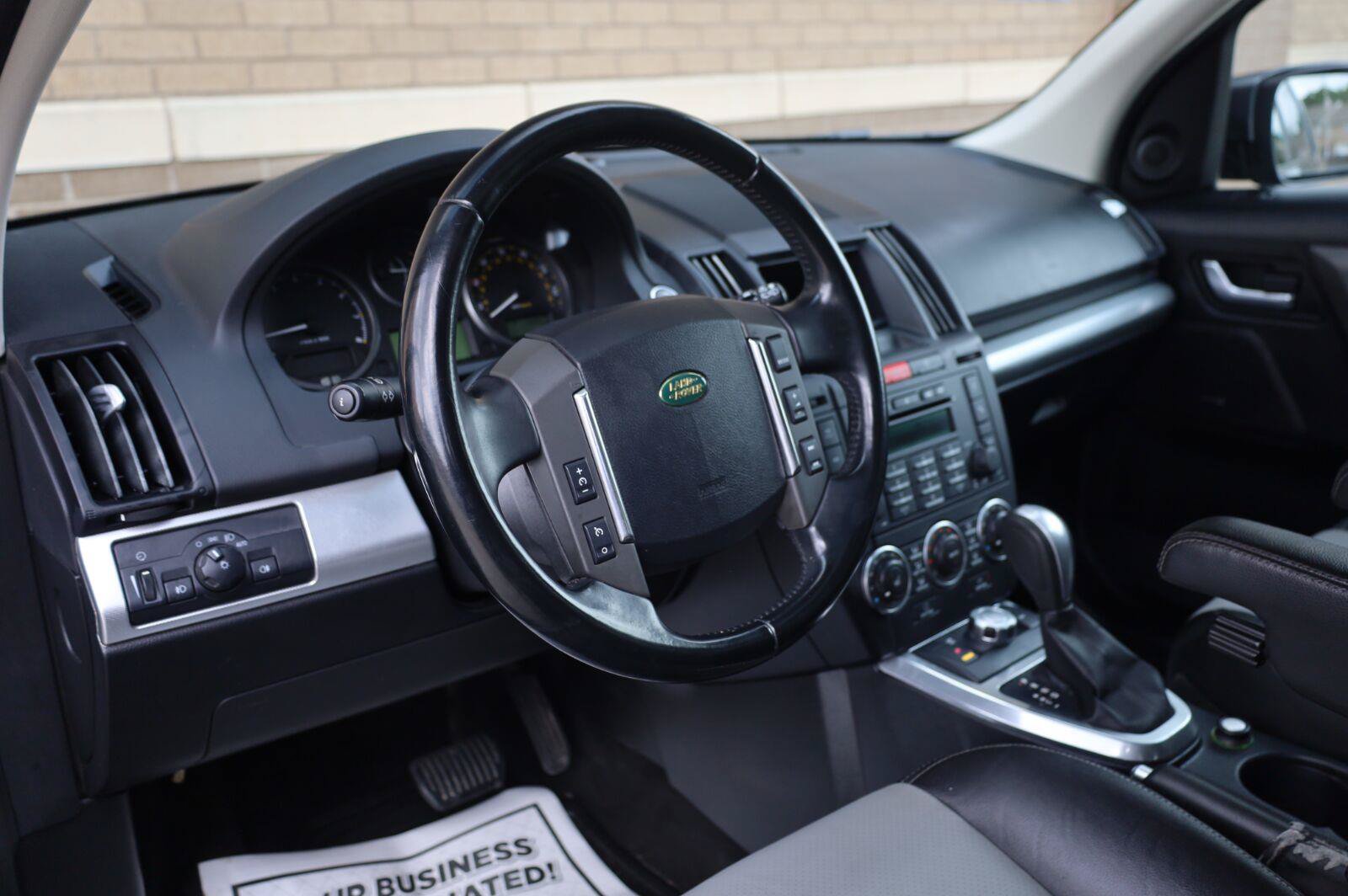 Used 2010 Land Rover LR2 HSE AWD/4WD image 16