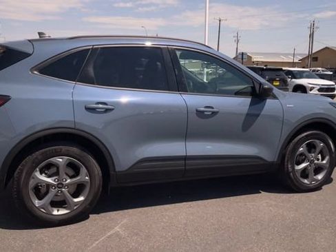 Used 2026 Ford Escape ST-Line AWD/4WD image 2