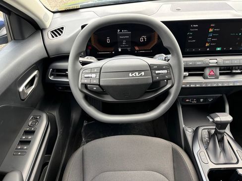 New 2026 Kia K4 LXS image 16