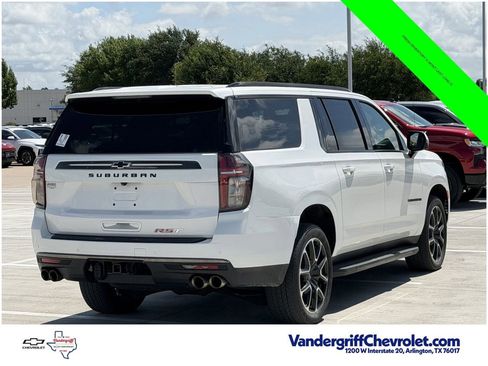 Used 2022 Chevrolet Suburban RST w/ Sport Performance Package AWD/4WD image 4