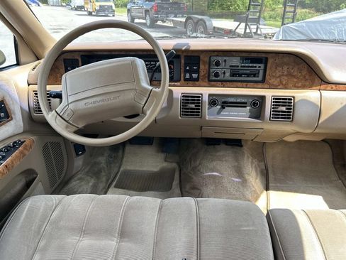 Used 1993 Chevrolet Caprice Classic RWD image 19