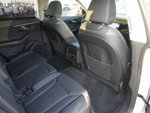 Used 2023 Audi Q8 Prestige image 15
