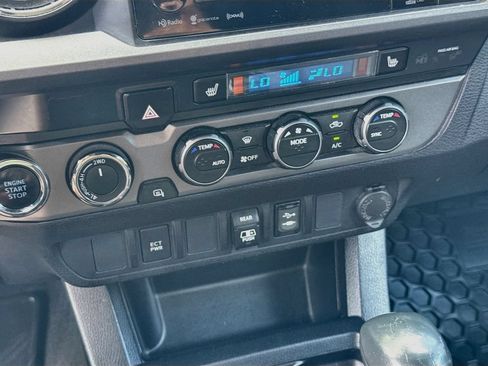 Used 2019 Toyota Tacoma SR5 AWD/4WD image 17