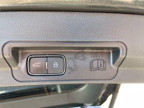 Used 2023 Ford Explorer XLT w/ Equipment Group 202A AWD/4WD image 30