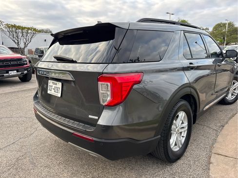 Used 2020 Ford Explorer XLT w/ Equipment Group 202A image 5