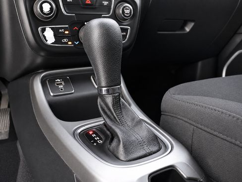 Used 2021 Jeep Compass Sport FWD image 38