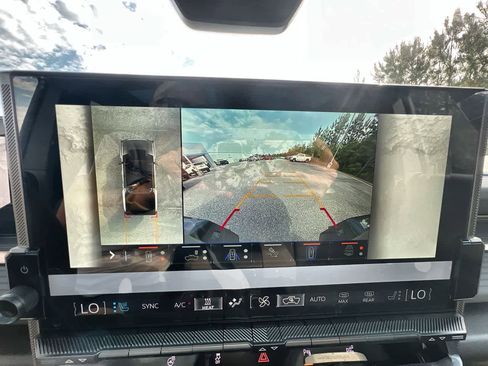 New 2025 GMC Hummer EV 3X w/ LPO, Dark Essentials Package image 15