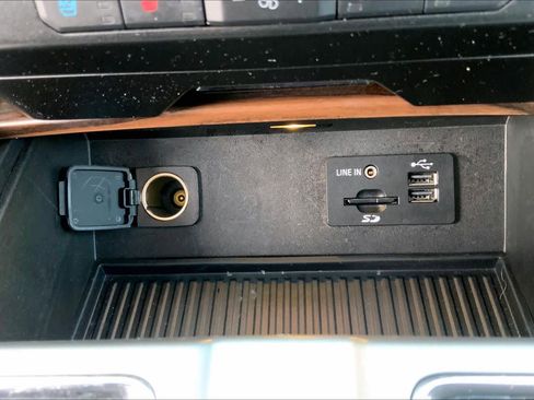 Used 2015 Ford F150 Lariat image 31