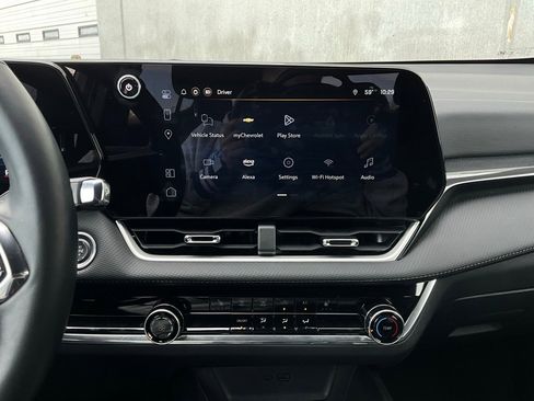 Used 2025 Chevrolet Equinox LT image 23