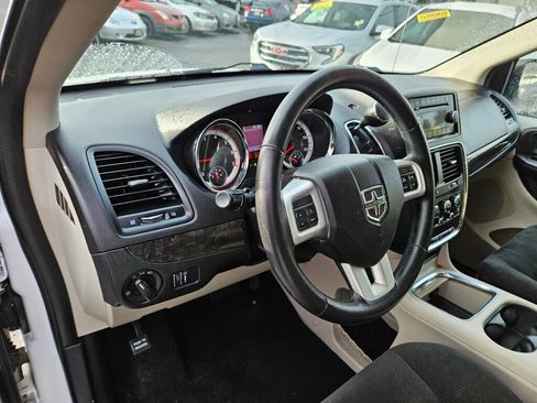 Used 2016 Dodge Grand Caravan SXT w/ Rear Park Assist Package image 17