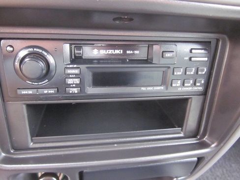 Used 2000 Suzuki Vitara JLX image 27