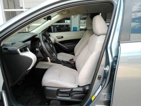Used 2022 Toyota Corolla Cross LE w/ Black Badges Package (TMS) AWD/4WD image 12
