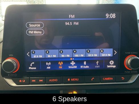 Used 2025 Nissan Altima 2.5 SV FWD image 2