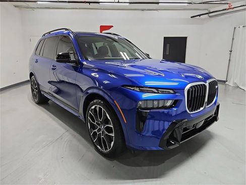 Used 2025 BMW X7 M60i image 2