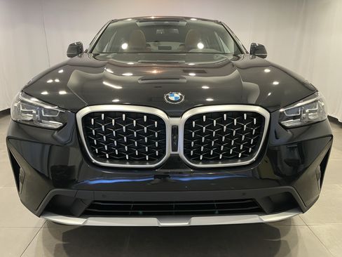 Used 2025 BMW X4 xDrive30i AWD/4WD image 2