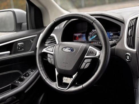 Used 2024 Ford Edge Titanium image 21