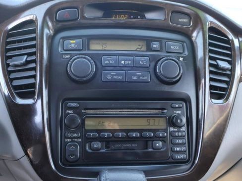 Used 2003 Toyota Highlander Limited image 13