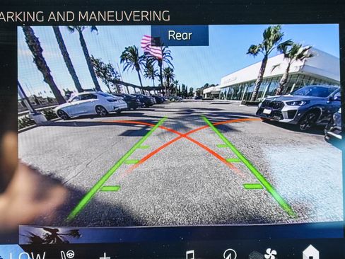 Certified 2025 BMW 330i Sedan w/ Convenience Package image 24