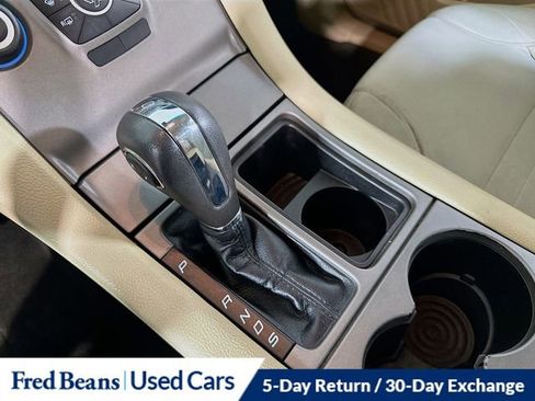 Used 2018 Ford Taurus SE FWD image 21