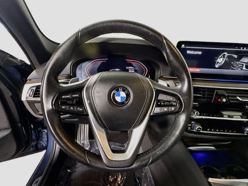 Used 2023 BMW 530i w/ Premium Package RWD image 13