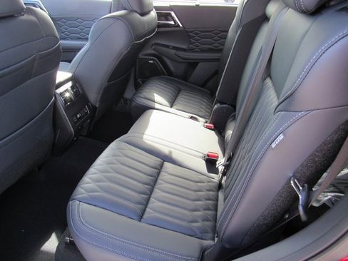 New 2025 Mitsubishi Outlander SEL image 9