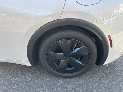 New 2026 Toyota Prius LE image 13