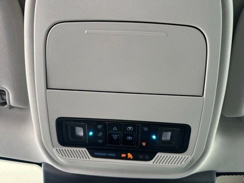 Certified 2025 Ford Expedition Max Platinum w/ Driver's Package AWD/4WD image 32