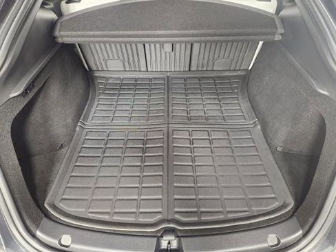 Used 2023 Tesla Model Y Performance AWD/4WD image 13