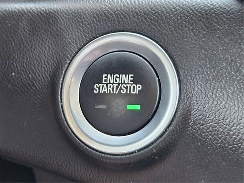 Used 2024 GMC Terrain SLT image 21