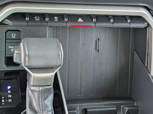 Used 2022 Toyota Tundra Limited AWD/4WD image 17